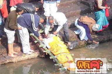 娱乐吃瓜酱英国水葬