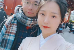 女主进入娱乐圈吃瓜,女主的吃瓜成长记
